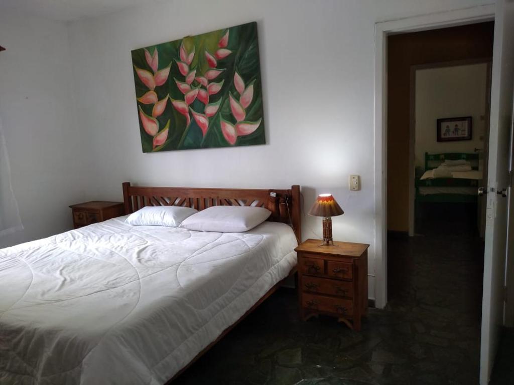  Casa ampla com ar condicionado e churrasqueira