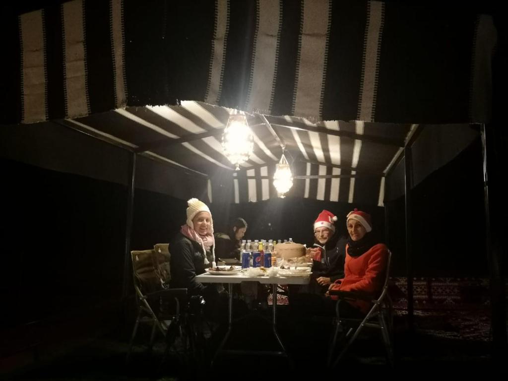 Nápoje v ubytování Crescent Desert Private Camp