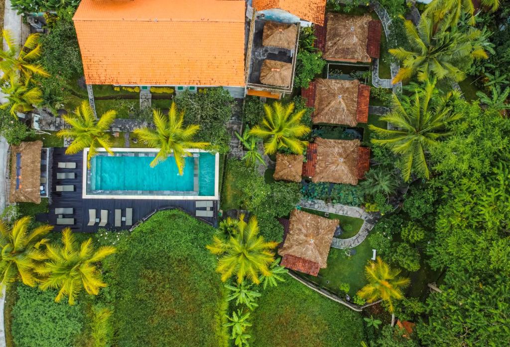 Bazén v ubytování Ubud Sari Health Resort nebo v jeho okolí