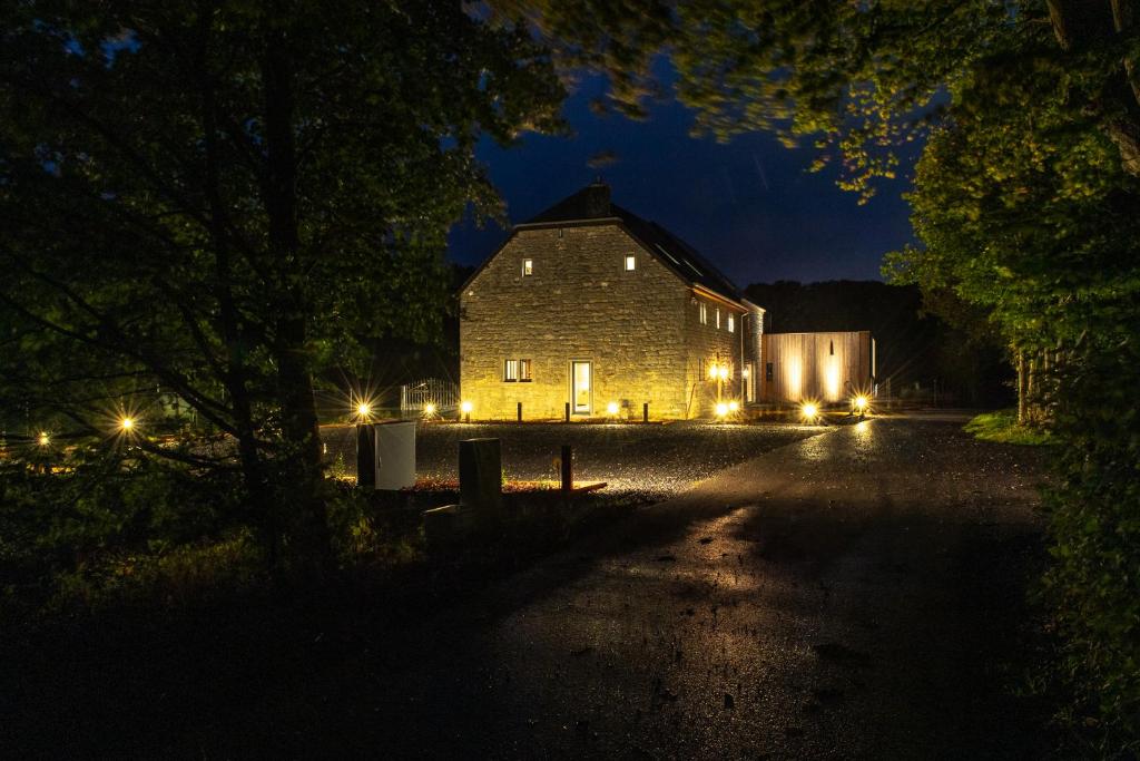 Budova, kde se vila nachází