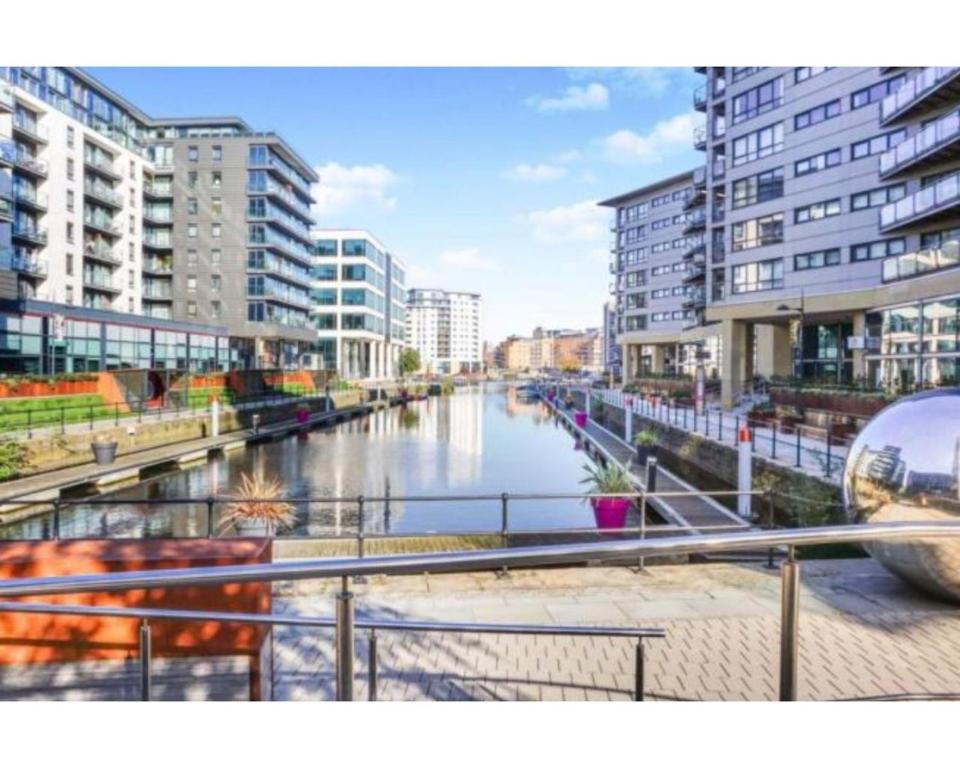 Modern Deluxe Leeds Dock Apartment Free Secure Parking - 