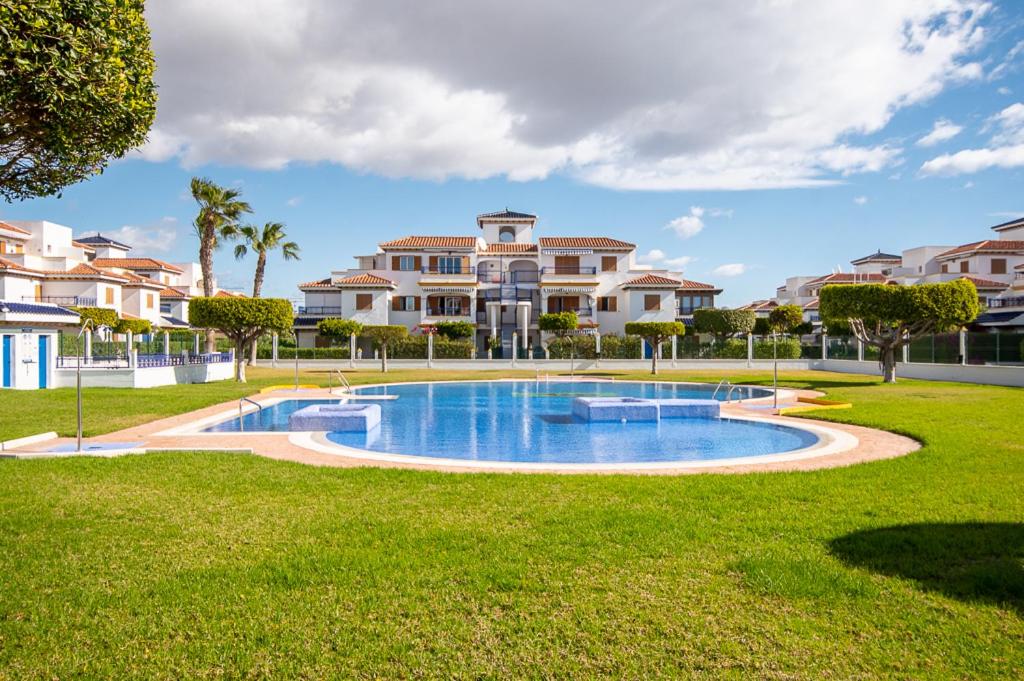 Lovely apartment near the beach - Two-Bedroom Apartment