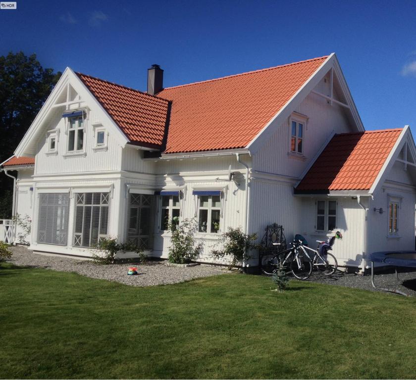 Gallery image of Fredrikstad luxury wooden villa in Norwegian archipelago in Fredrikstad