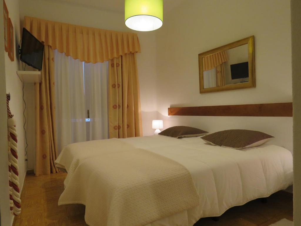 Casa do Quintalão - Two-Bedroom Apartment