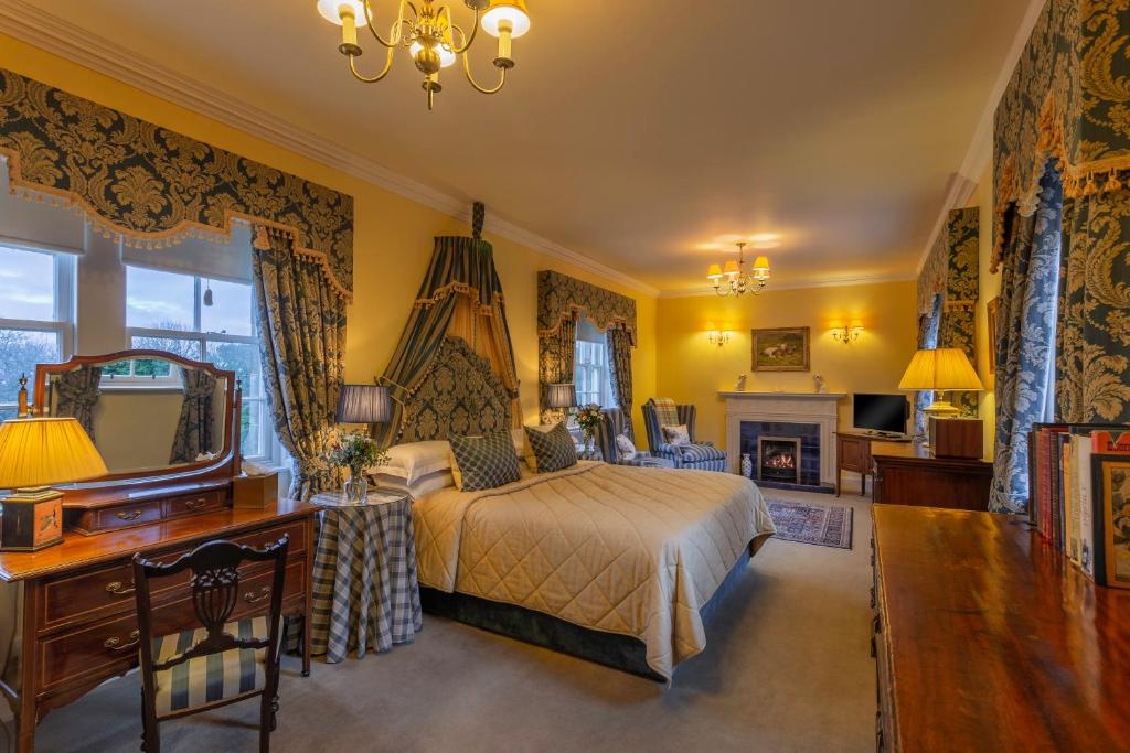 Glenapp Castle - 