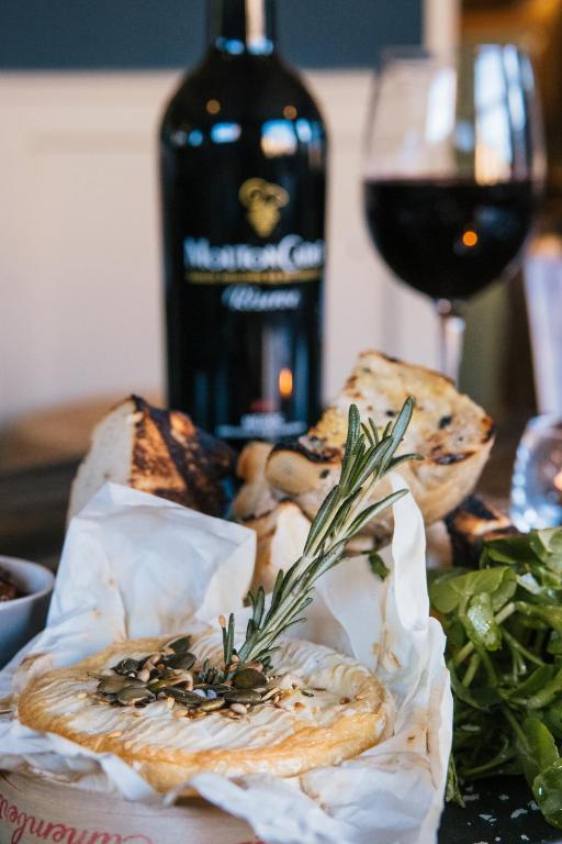 The Black Boy - Resim 15