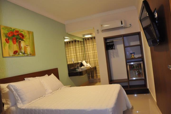  Hotel Saron