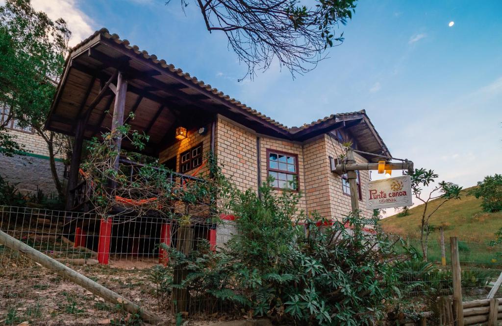 Το κτήριο όπου στεγάζεται  η παραθεριστική κατοικία