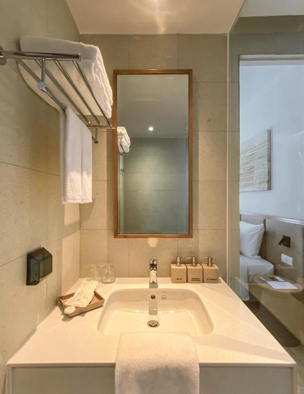 Premium Wooden Twin Room