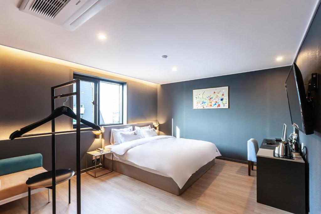 Browndot Hotel Sasang Renecite - 