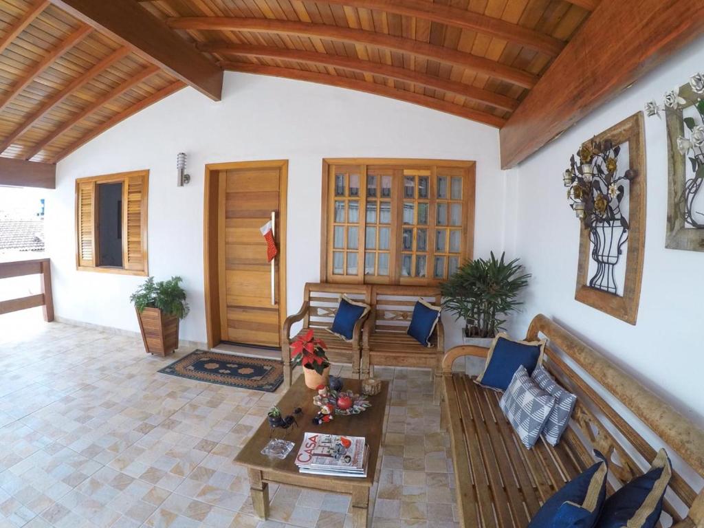  Corona Hostel