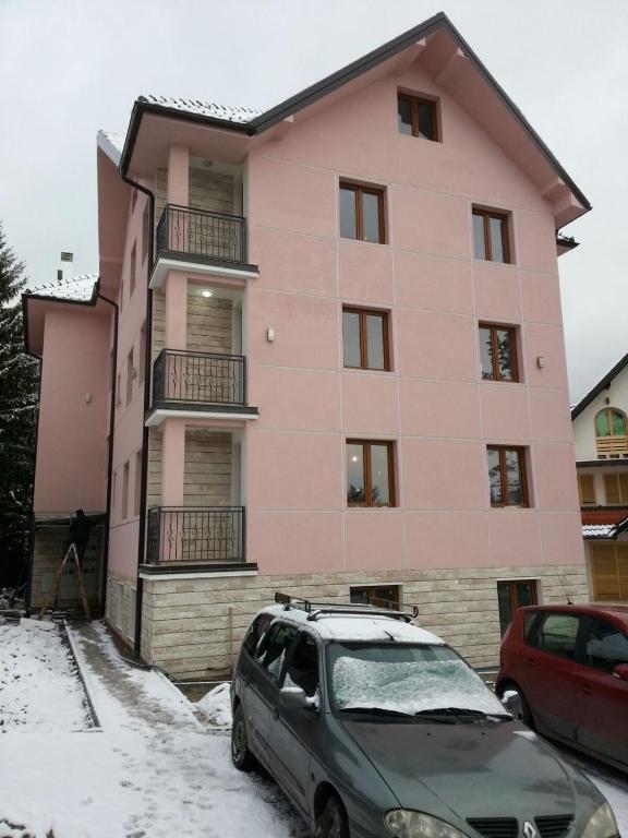 Budova, kde se aparthotel nachází