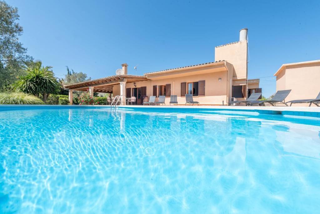 Πισίνα στο ή κοντά στο Villa Canescandeu