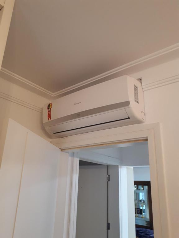  Apto bem localizado e climatizado