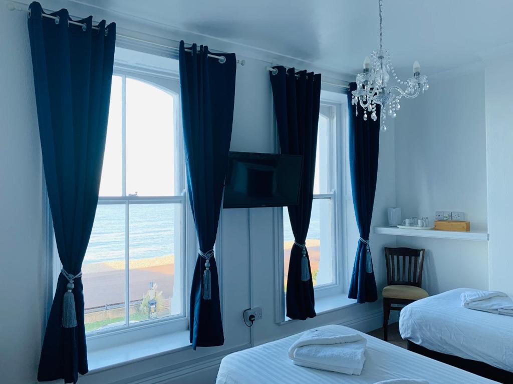 Four Oaks Hotel - Resim 20