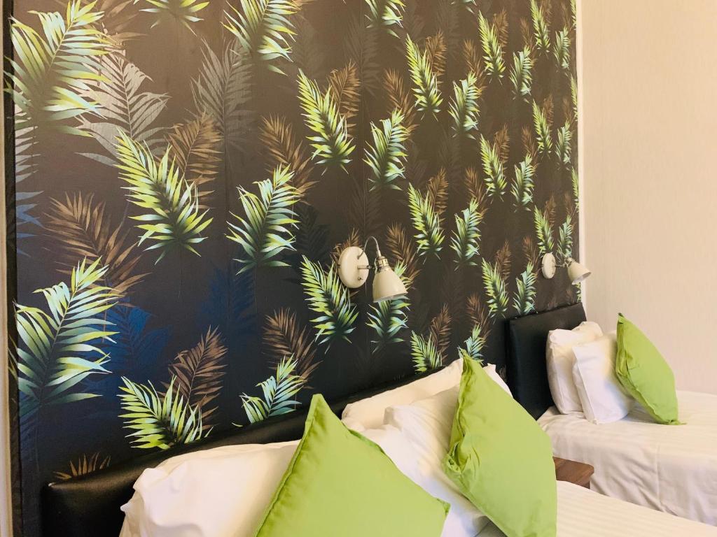 Four Oaks Hotel - Resim 22