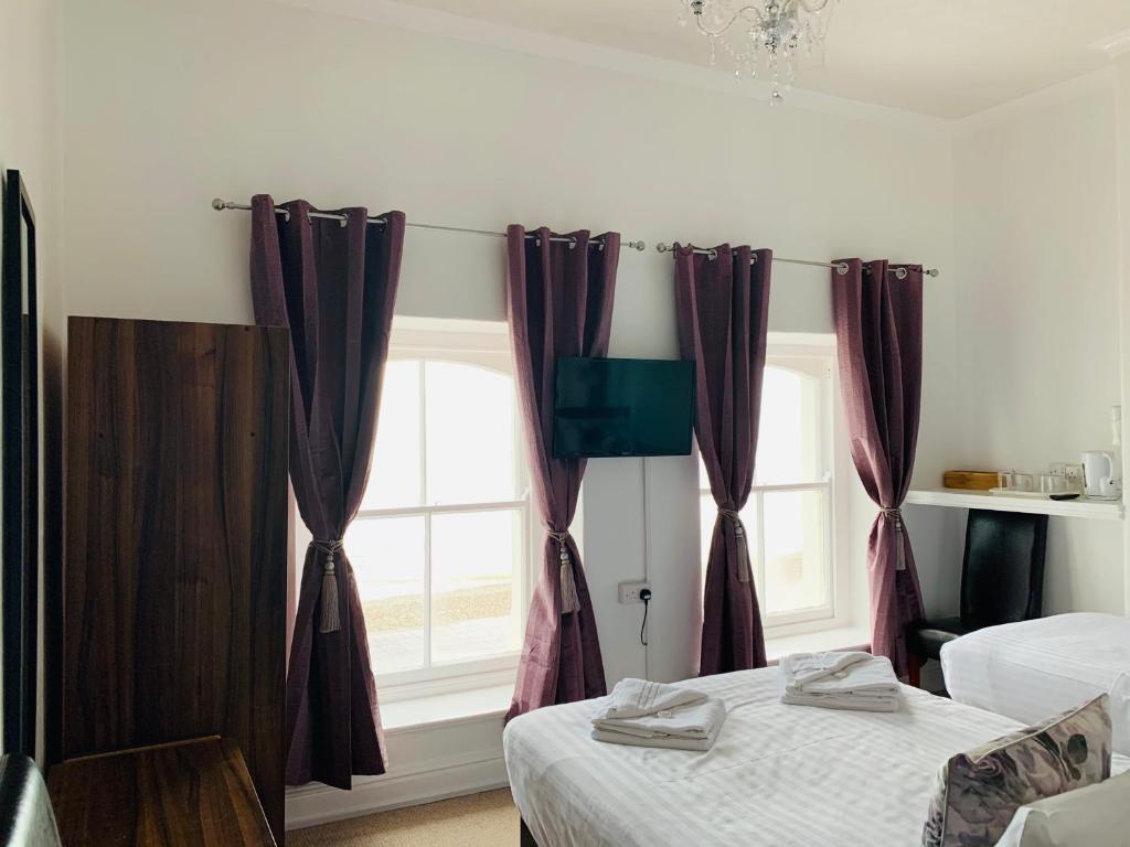 Four Oaks Hotel - Resim 26