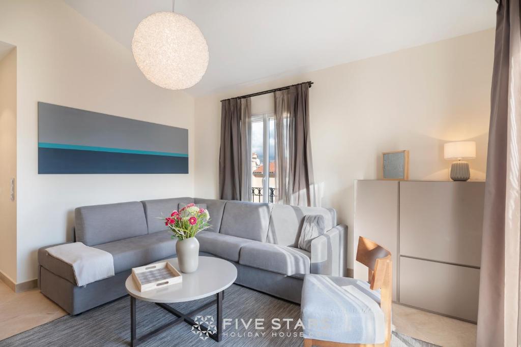 Гостиная зона в Villa Artemys - Five Stars Holiday House