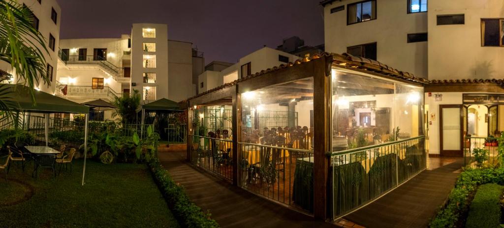 Budova, kde se hotel nachází