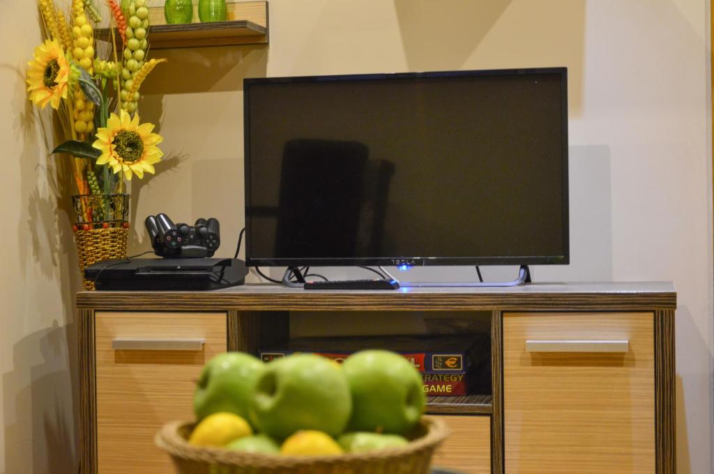 TV i/ili multimedijalni sistem u objektu Apartments Josipovic