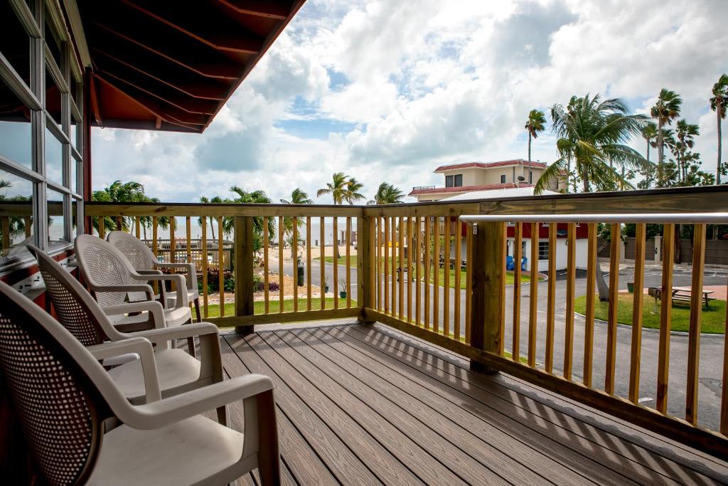 Ragged Edge Resort & Marina photo