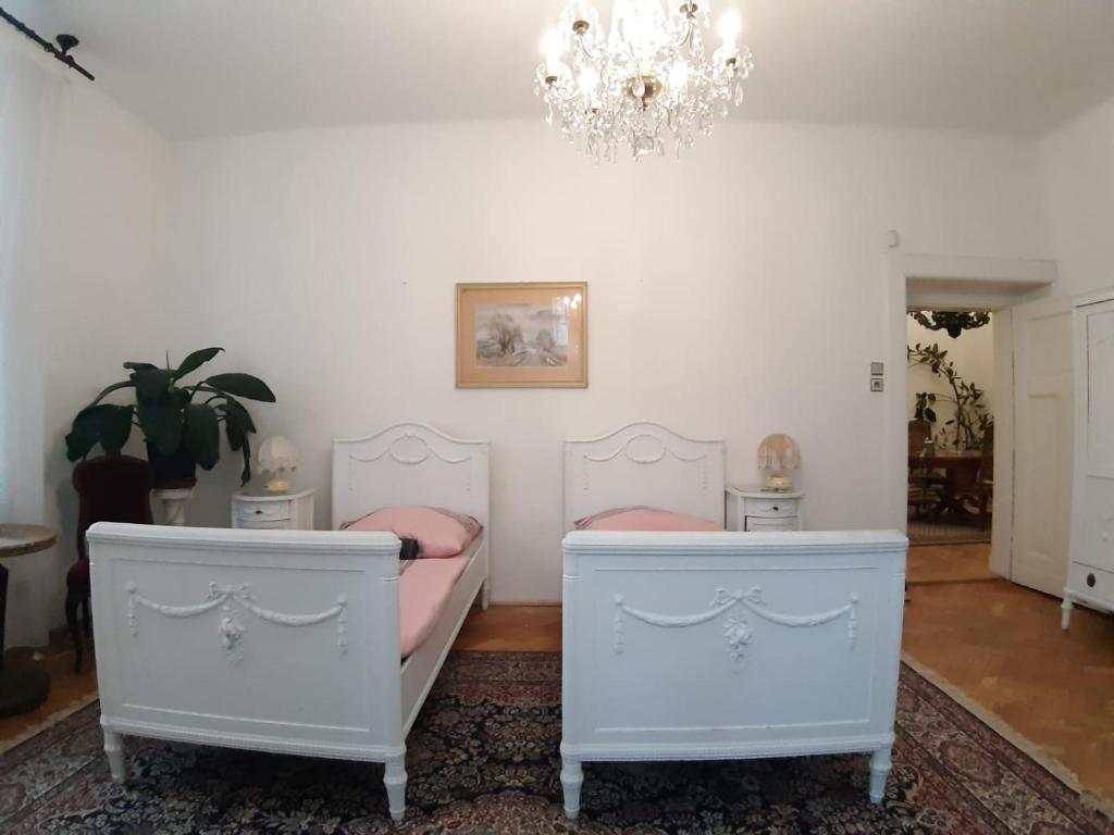 Posezení v ubytování Rooms in Prague-BIG+Comfy