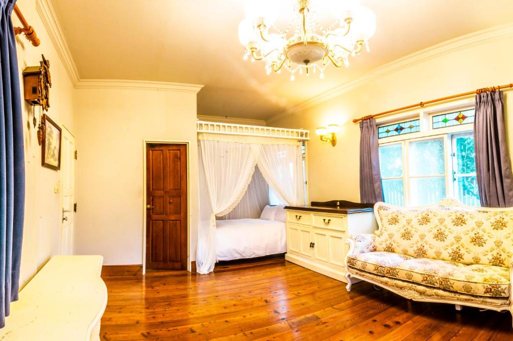 Ruang duduk di Victoria Manor