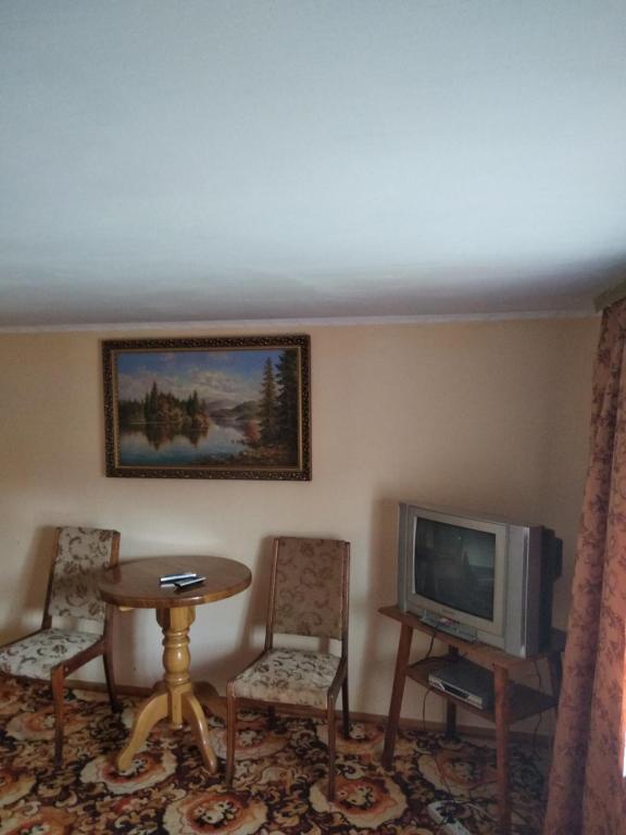 Shelter Pid Lypamy - Two-Bedroom Apartment
