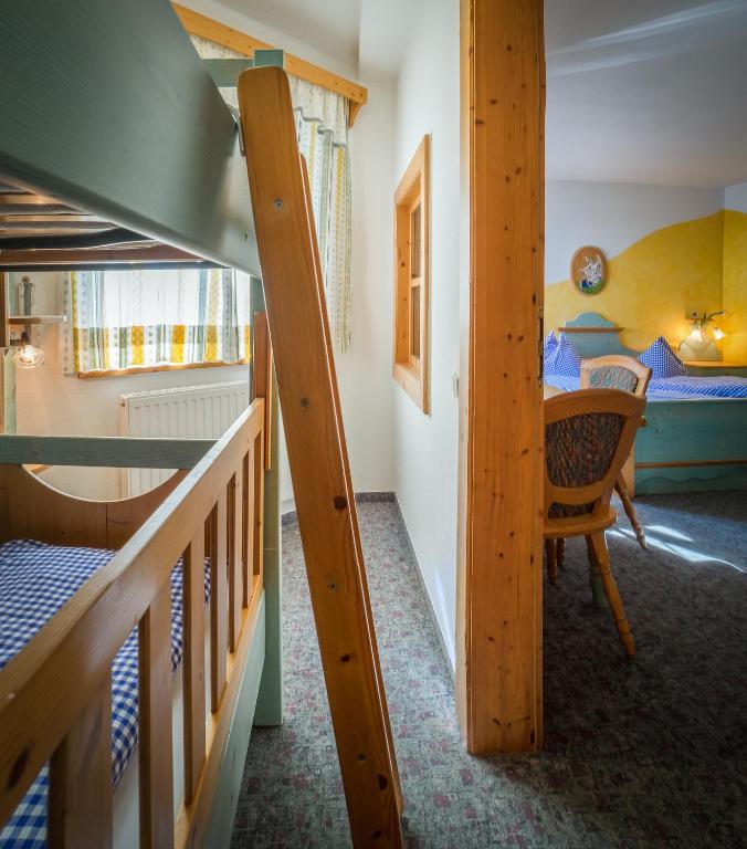Postel nebo postele na pokoji v ubytování Familienhotel Hochrieß