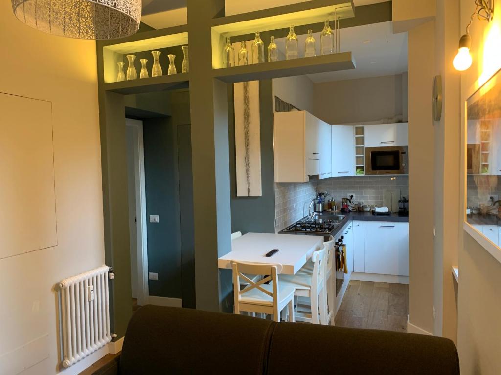 A kitchen or kitchenette at La Casetta del Flaminio a Roma Centro