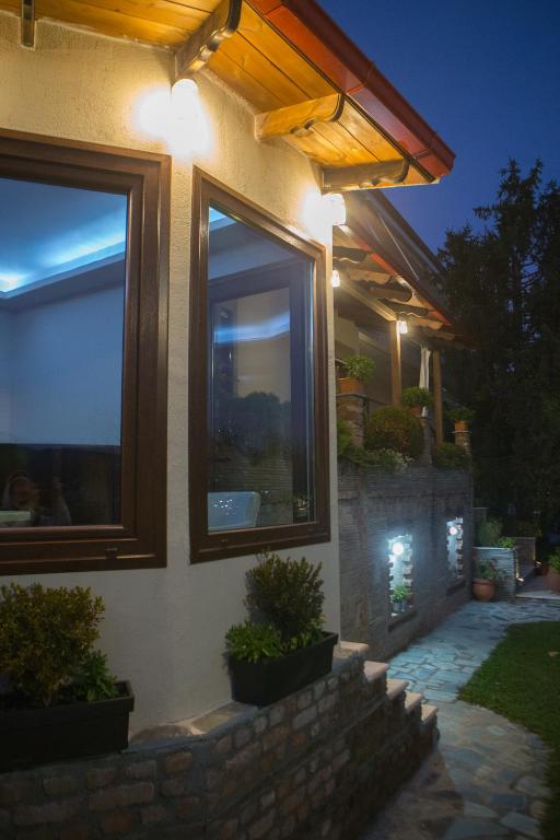 Bazén v ubytování Guesthouse Liogerma nebo v jeho okolí