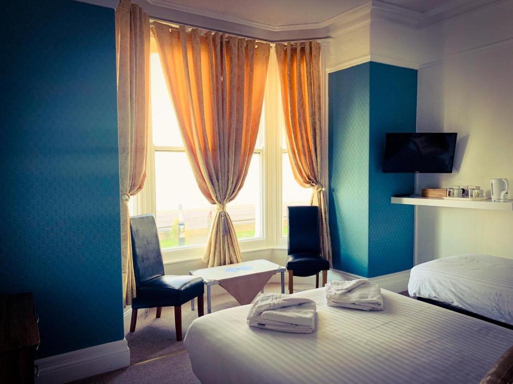 Four Oaks Hotel - Resim 19