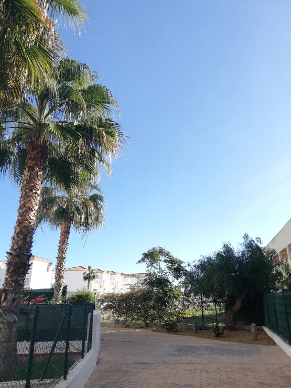 Fotografia z galérie ubytovania LUJOSO ADOSADO de TRES HABITACIONES en VERA PLAYA A 200 METROS DEL MAR v destinácii Vera