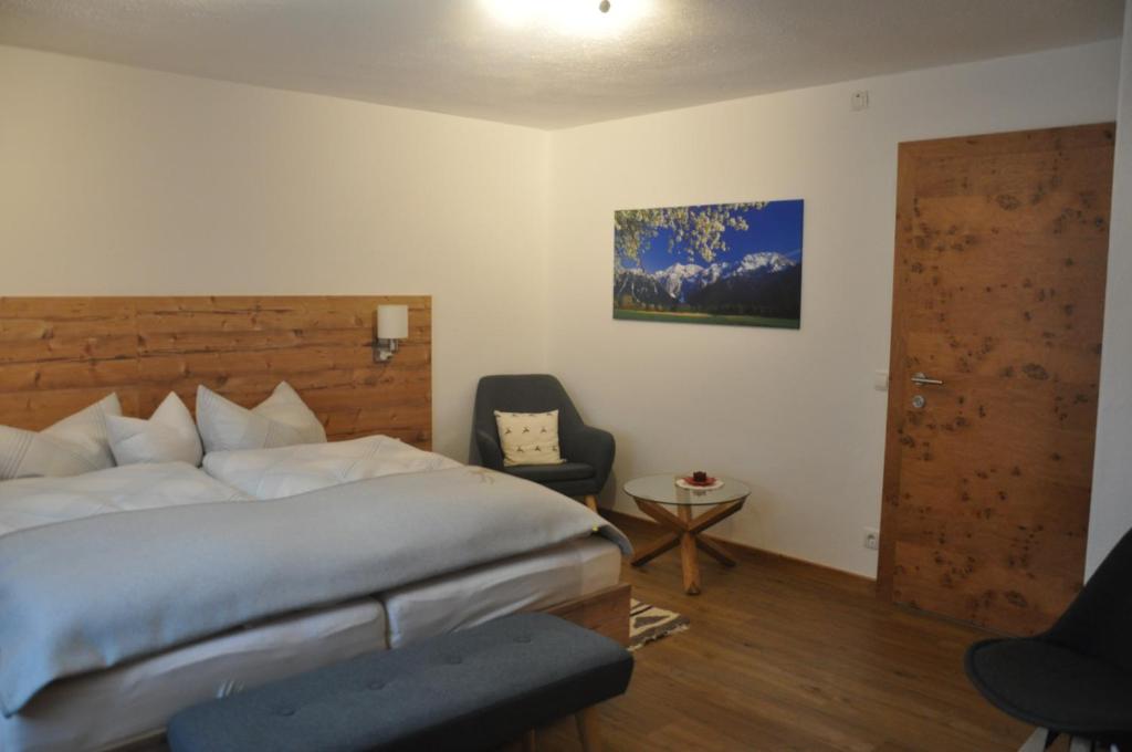 Postel nebo postele na pokoji v ubytování Gästehaus Mayer