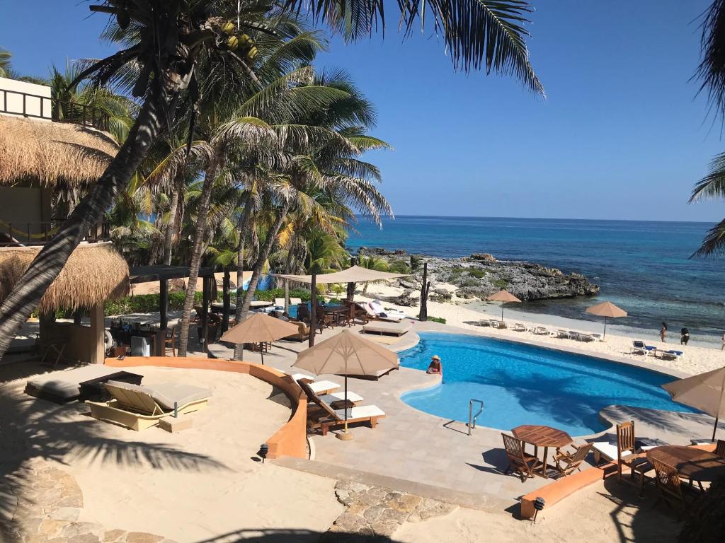 A piscina localizada em Hotel Playa La Media Luna ou nos arredores