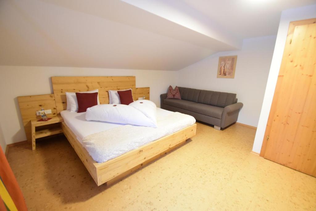 Postel nebo postele na pokoji v ubytování Haus Salvenmoser