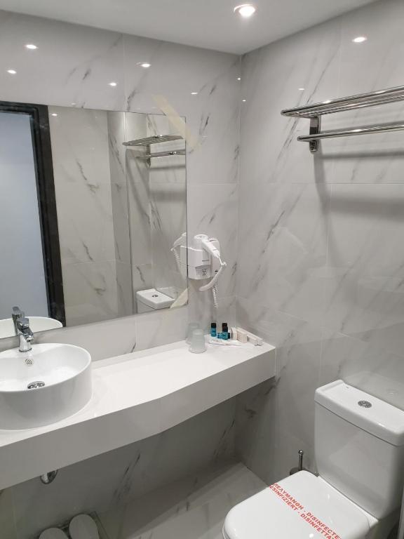 Ένα μπάνιο στο Boss Boutique Athens by Prima Hotels