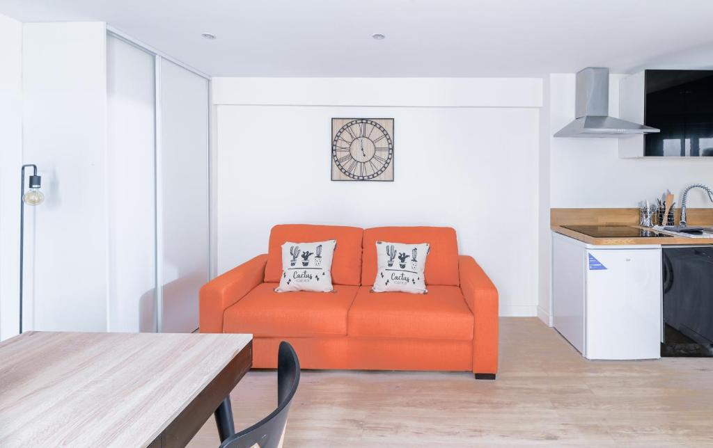 Villa Poncelet - Two-Bedroom Apartment (1)