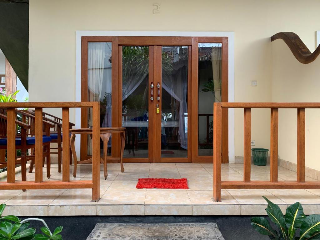 Φωτογραφία από το άλμπουμ του Warung Win Beach & Homestay σε Αμέντ