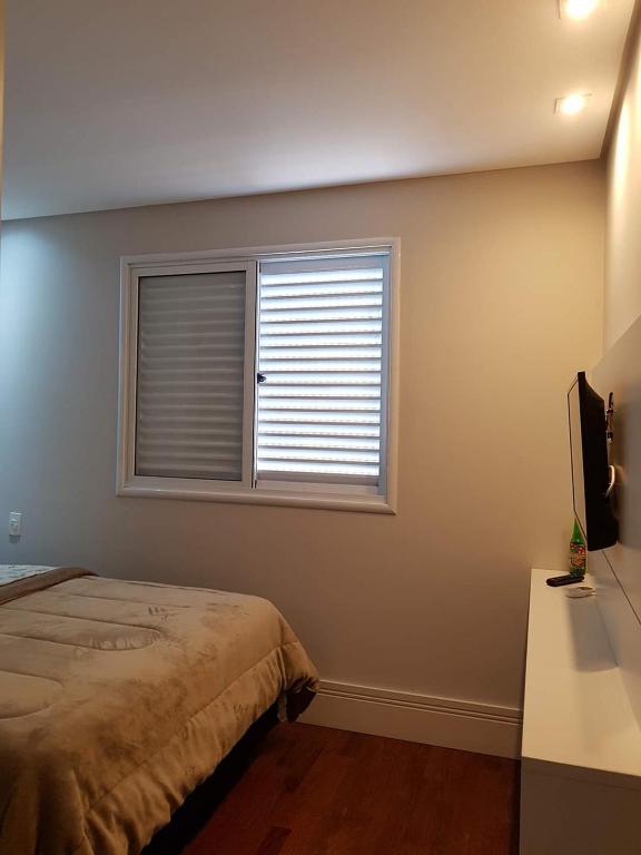  Quarto/suíte em residência famíliar