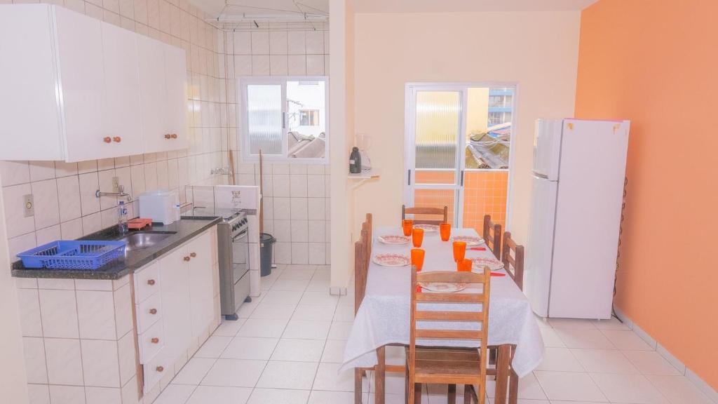  Apartamento Praia Grande Ubatuba 2 vagas garagem Internet WiFi