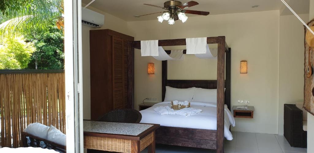 Edgewater Dive & Spa Resort - 豪华双人间与花园景观