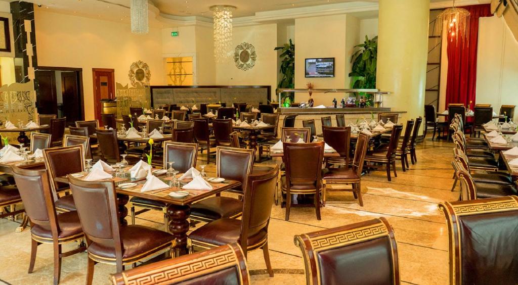 Restaurace v ubytování Grand Excelsior Hotel Al Barsha