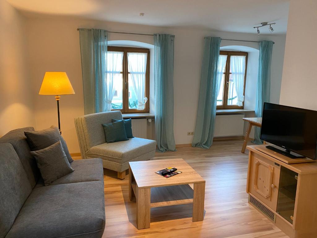 TV a/nebo společenská místnost v ubytování Hotel Lobmeyer