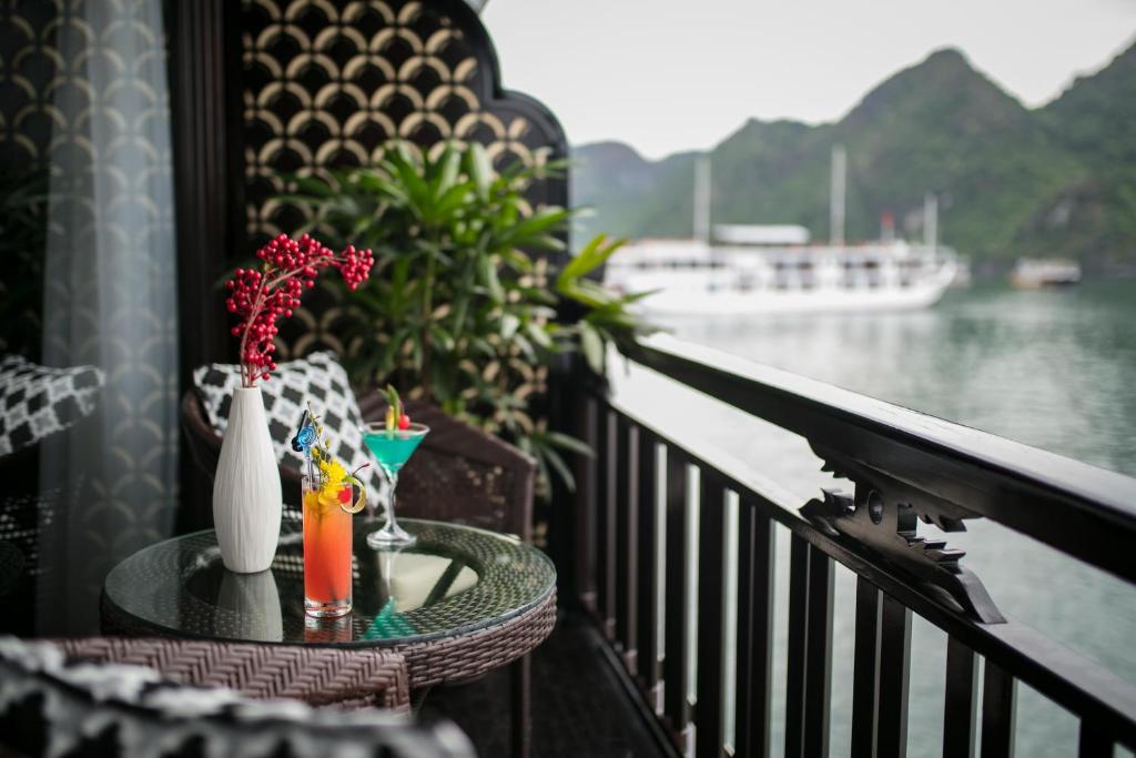 Genesis Luxury Regal Cruise by Premier Group - 9