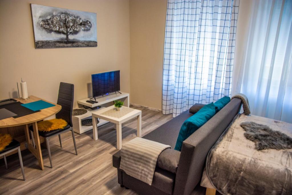 Apartment & room Eni - 1