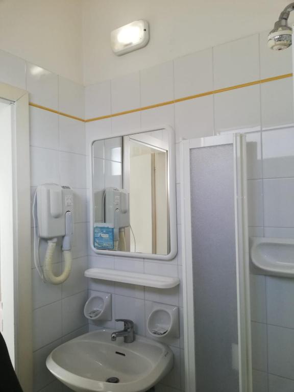 Hotel Moresco Riccione - Piscina Beach Village - Resim 37