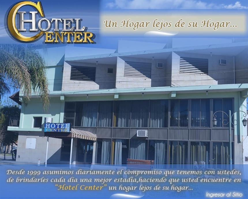 una pancarta para una entidad hotelera con un edificio en HOTEL CENTER en Reconquista