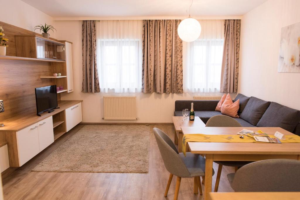 Kuchyň nebo kuchyňský kout v ubytování Almtalhotel Appartements in Pettenbach