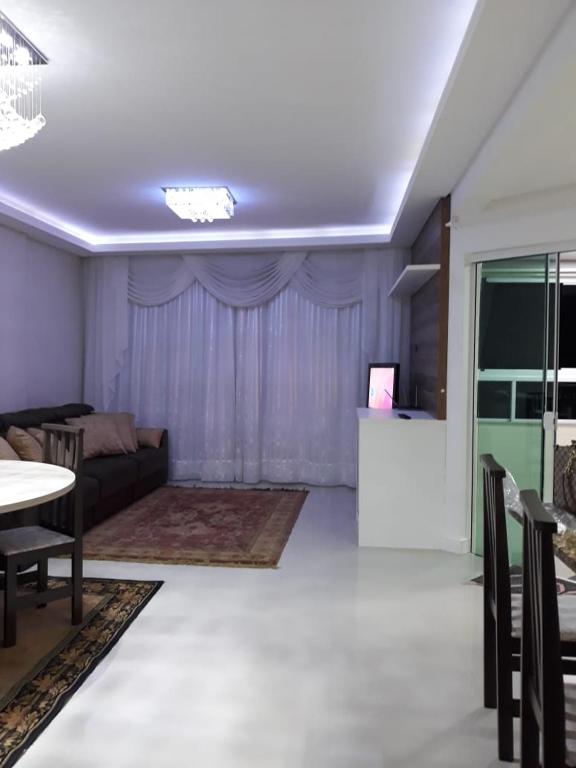  Amplo Apartamento de alto padrão. 300mts da praia!